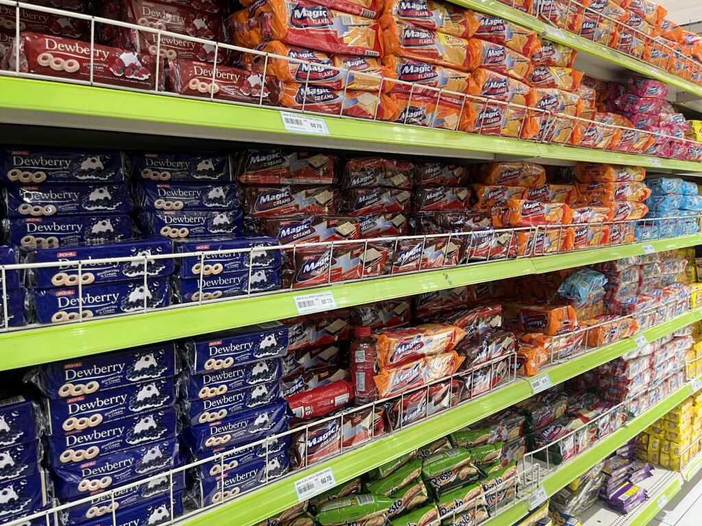 お菓子の陳列棚